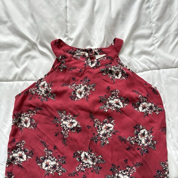 C Womens Size Small Blouse Sleeveless Red White Floral High Neck Layered - Picture 2 of 8